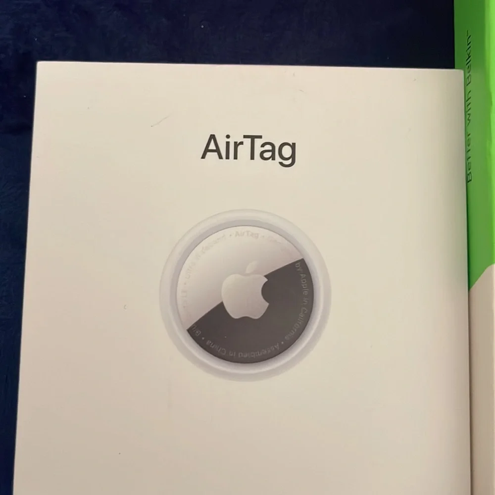 Air tag and case